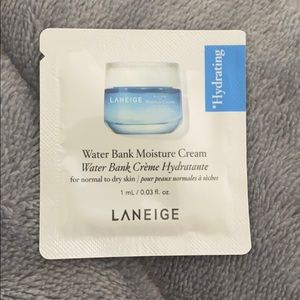 Sephora FREEBIE *w/purchase only*